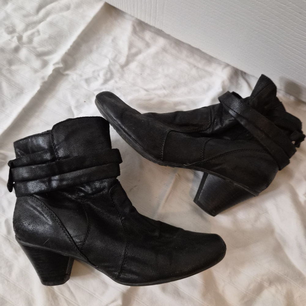 BareTraps Black Ankle Booties